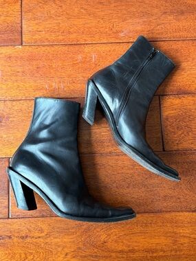 Archival Ann Demeulemeester Black Leather Square Toe Sculpted Heel Boots - 36